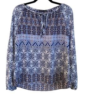 Harlow & Graham
Women's Blue Patterned Top
Sz.XS
24” Length
19” Pit to pit